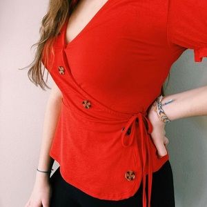 Notebuk Red Tie Shirt